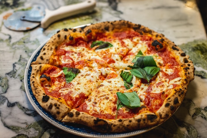Frisch gebackene Pizza